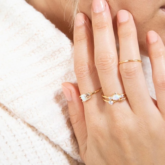 Gorjana 18k Gold Plated Hudson Ring Set Opalite Crystal Accents Set of 3 rings - Picture 2 of 2